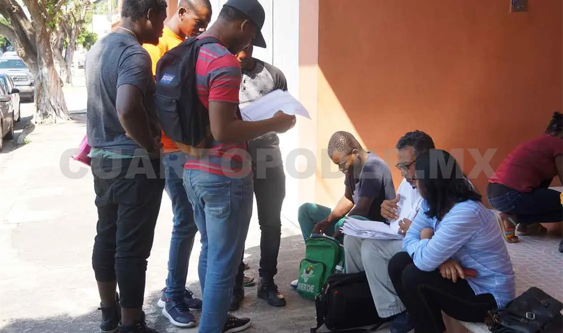 Haitianos varados continúan sin recibir atención