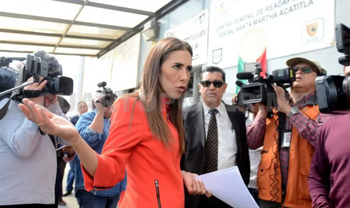 Hija de Robles pide audiencia con fiscal