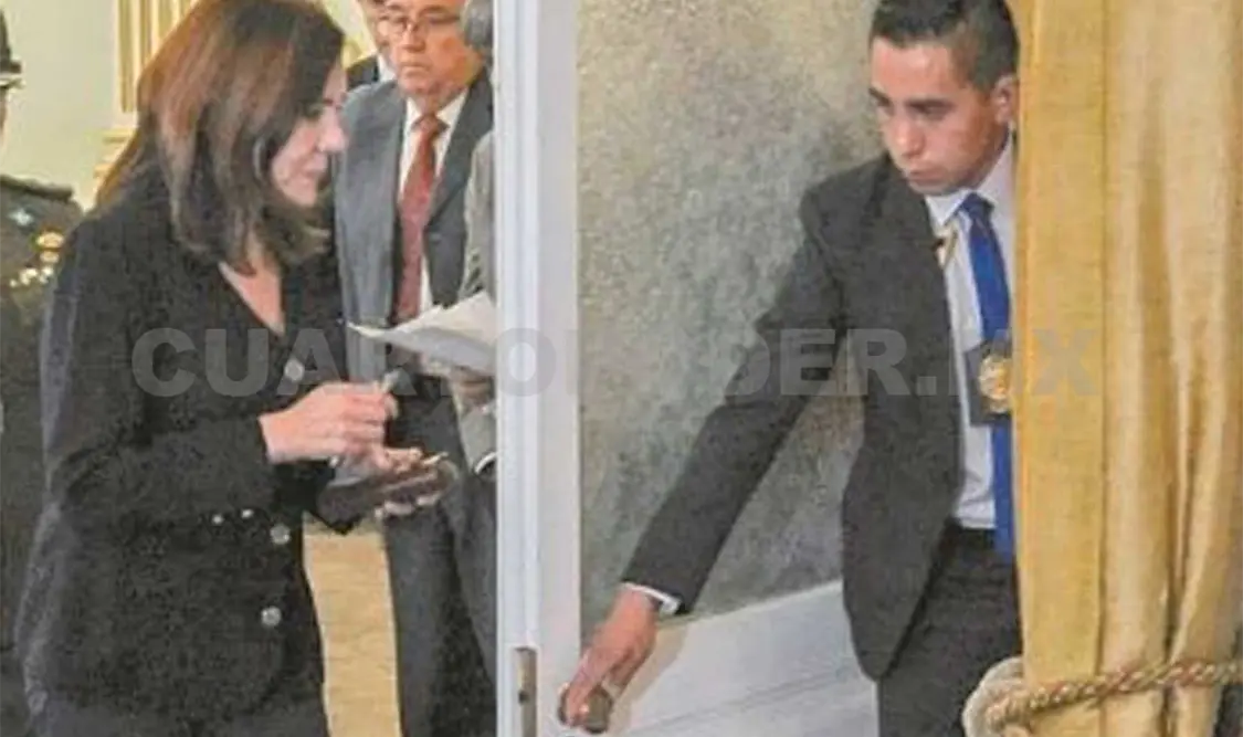 La canciller acusó a España de abusar de privilegios y atropellar la soberanía del país andino. Agencias