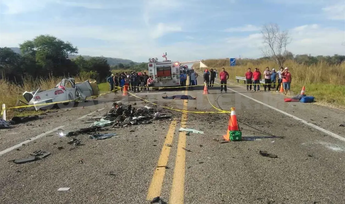 Encontronazo fatal: 11 muertos y 7 heridos