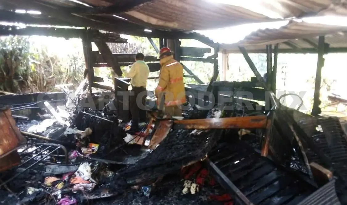 Incendio acaba con vivienda