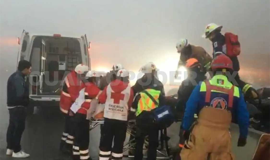 Carambola en autopista deja 32 lesionados