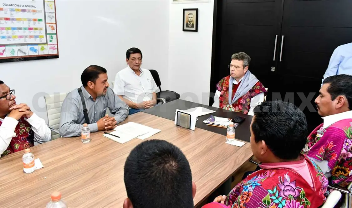 Recibe Ismael Brito a habitantes de Zinacantán