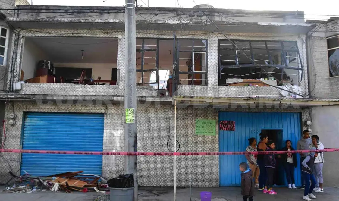 Explosión por acumulación de gas deja tres heridos