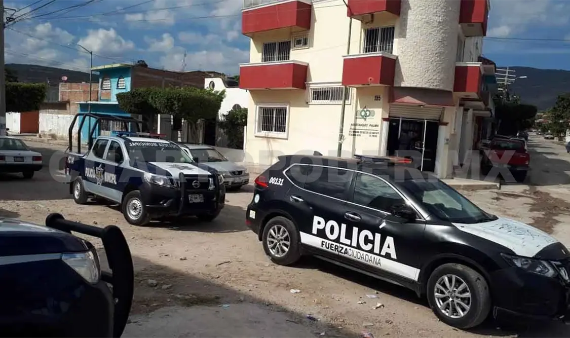 Armados se llevan 60 mil pesos en atraco a negocio