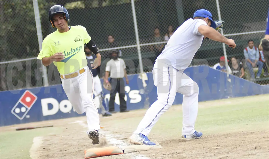 Los “caballos” tuxtlecos no pudieron mantener la pelea por la primera posición y terminaron cayendo en el partido. Guillermo Ramos/CP