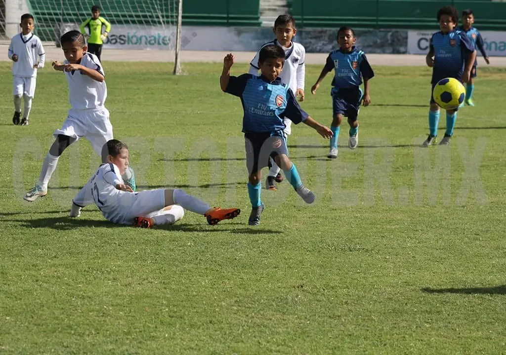 El campeonato ya está en marcha y se disputa en el complejo deportivo del Estadio Zoque. Jesús Ortega/CP