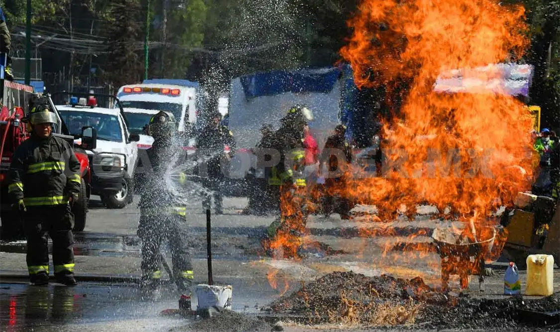 Bomberos controlan fuga en CDMX