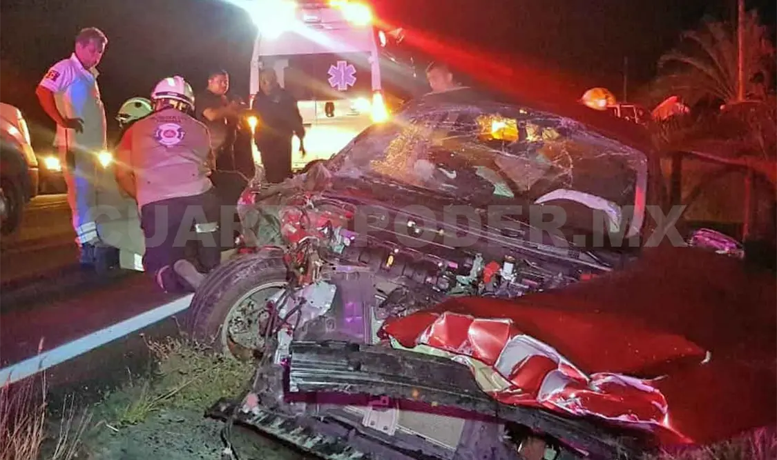 Policía Federal causa choque; un lesionado