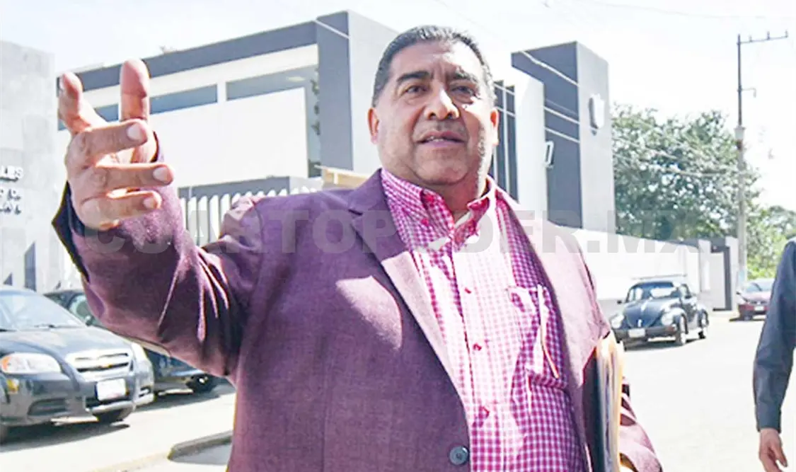 Pedro Benítez, actual tesorero del municipio de Tuxpan, fue separado del cargo. Twitter