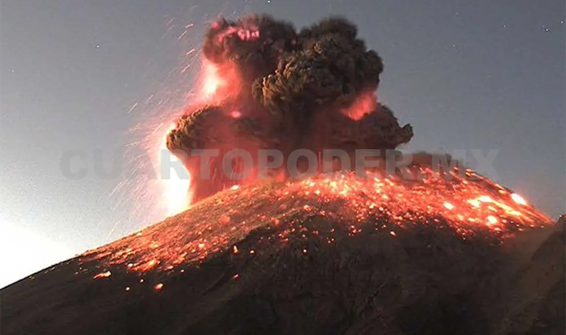 Explosión genera fumarola de 3 kilómetros
