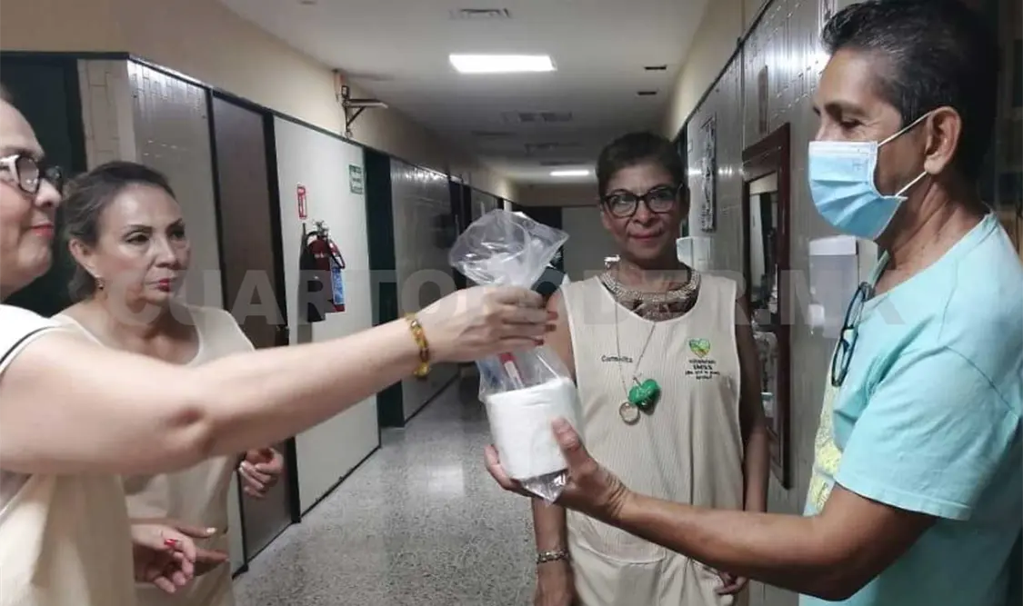El Voluntariado IMSS en Chiapas, entregó 250 paquetes con artículos de higiene personal. CP