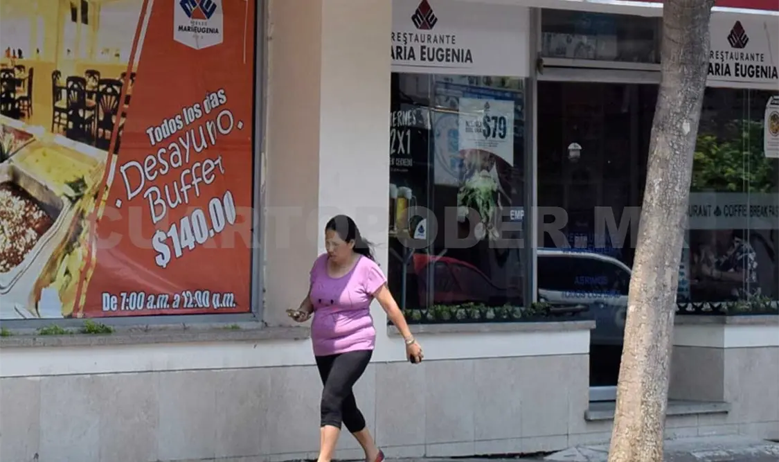Empresarios descartan un incrementó en los precios de los menús para no ahuyentar a los clientes. Guillermo Ramos / CP