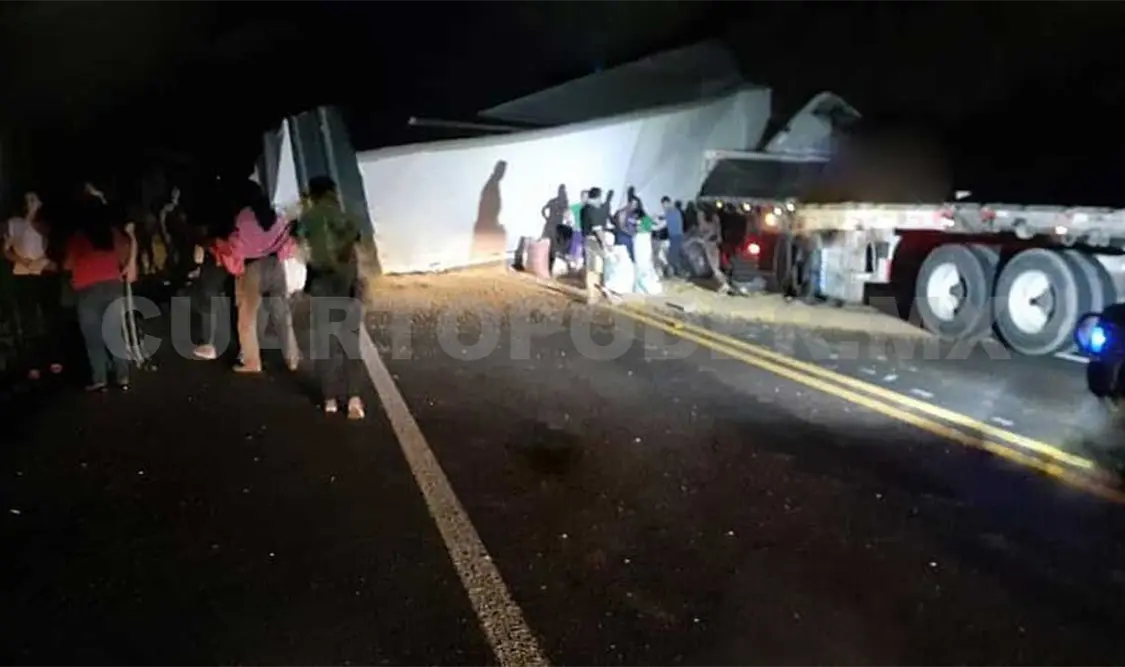 El accidente ocurrió durante la madrugada de ayer en el tramo carretero Las Choapas-Ococozocoautla. CP