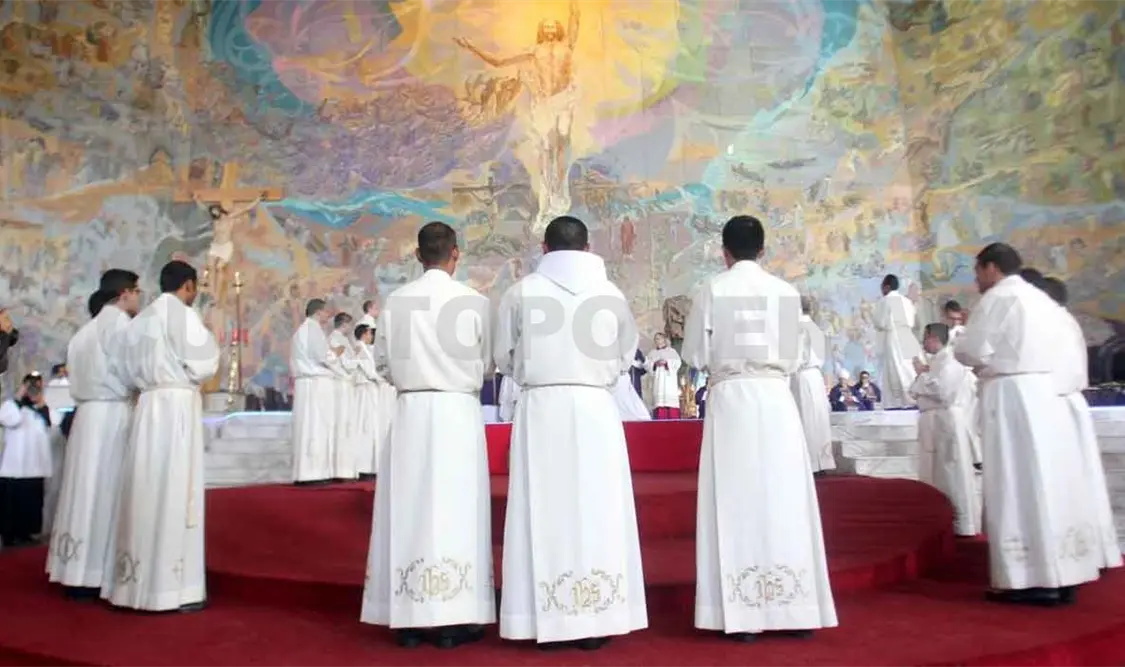 Investigan a 426 sacerdotes por abuso sexual