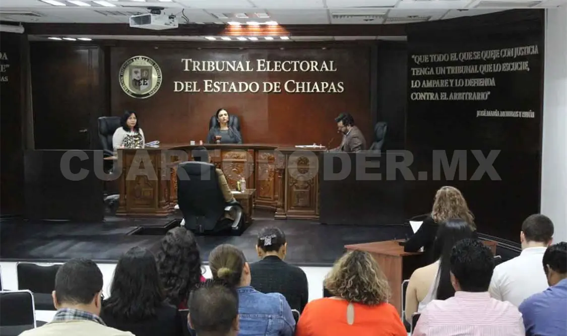 Ordena restituir derechos a regidores de Arriaga
