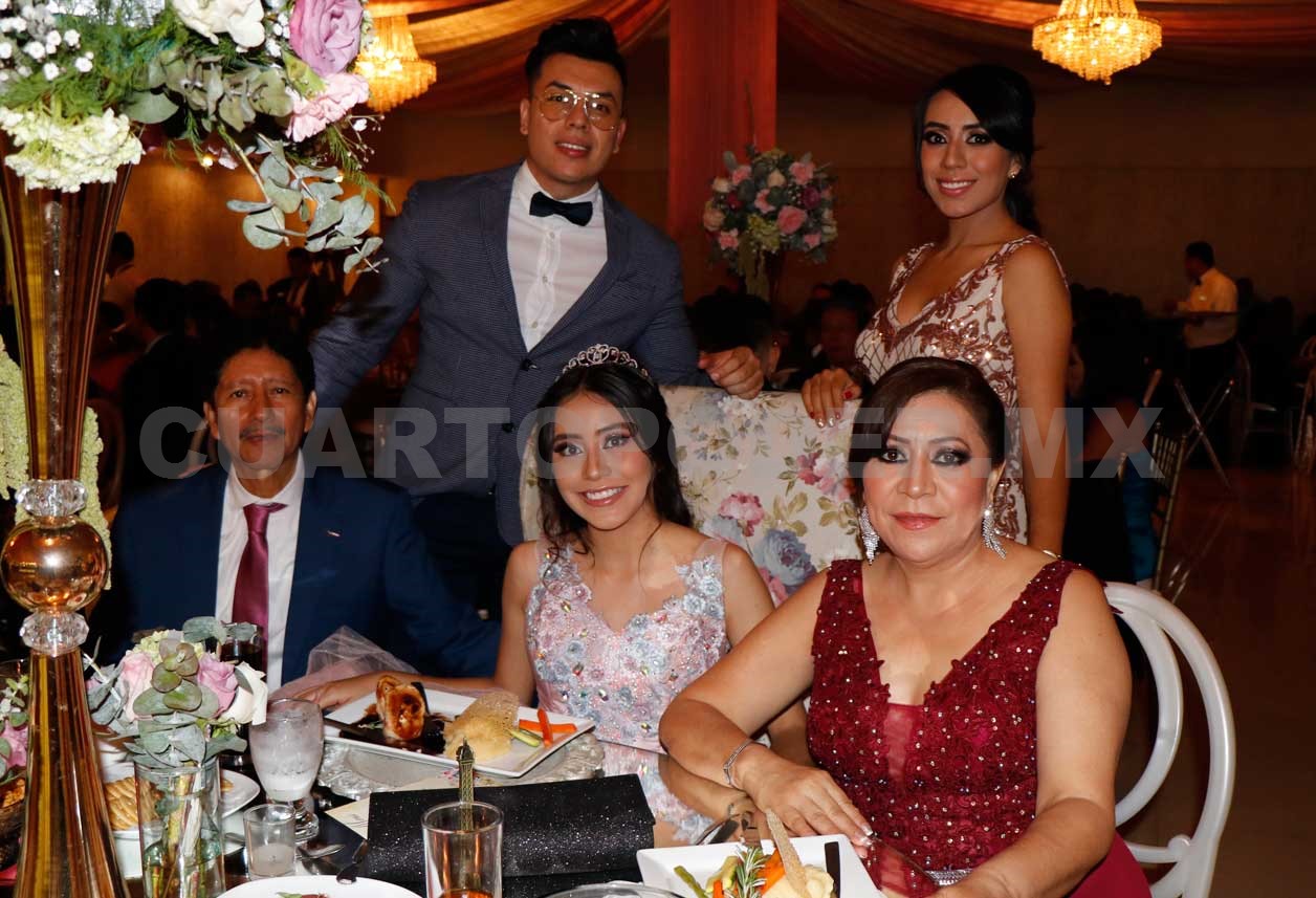 Grandiosa fiesta para Valeria