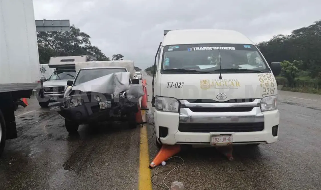 Fuerte accidente frente a un retén de migración