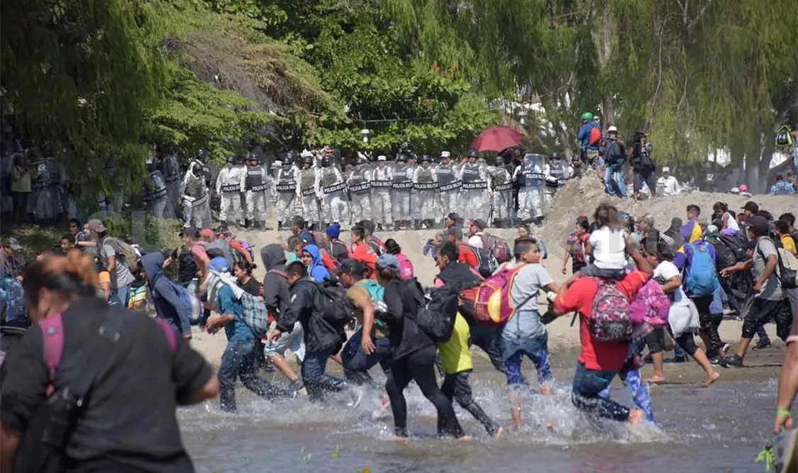 Niegan tránsito a migrantes si no se registran