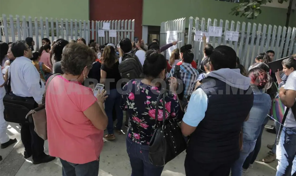 Realizan pagos compensatorios a trabajadores de escuelas