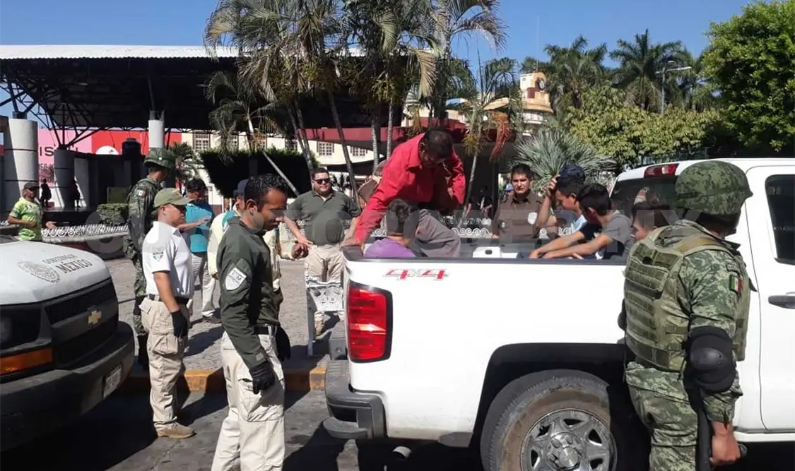 Amenazan migrantes con volver a entrar