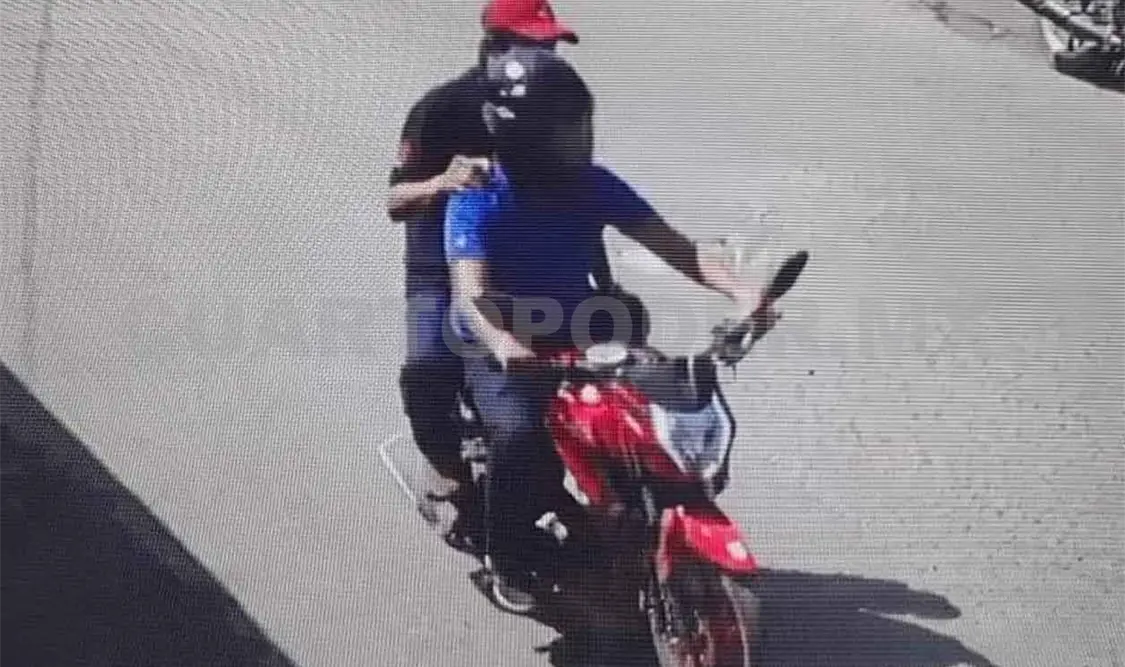 Armados asaltan a mujer y huyen con 20 mil pesos