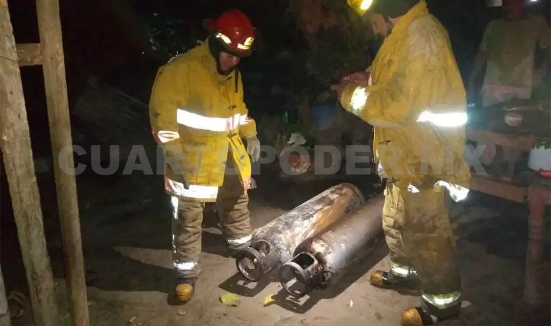 Estalla cilindro de gas y se incendia domicilio