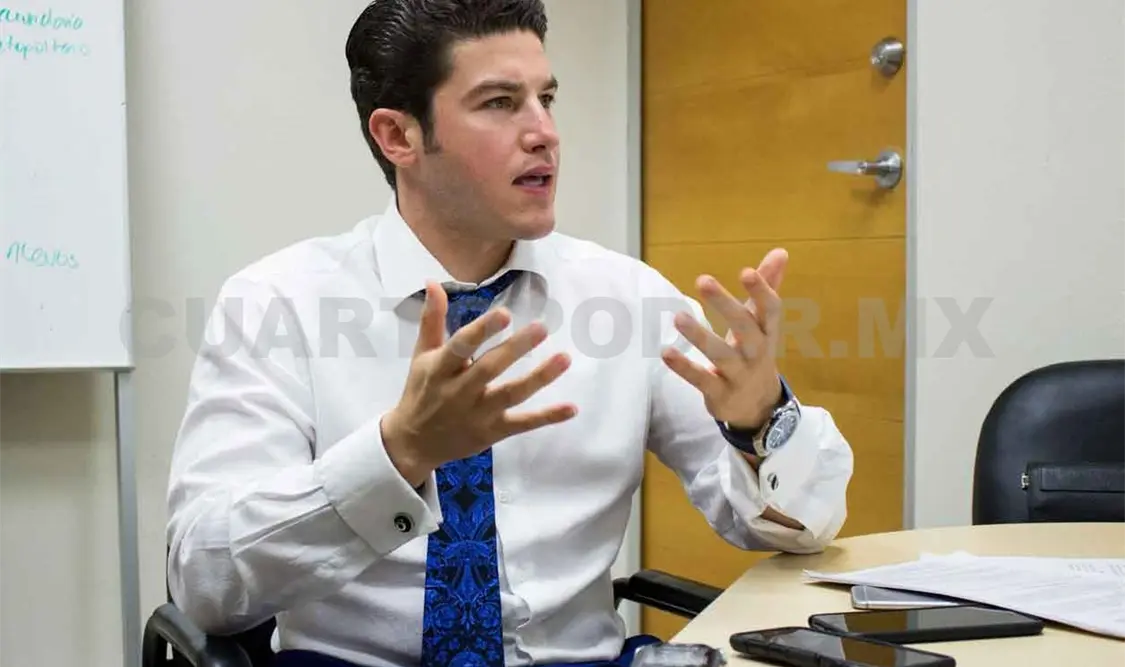 Senador llama “agachones” a priistas