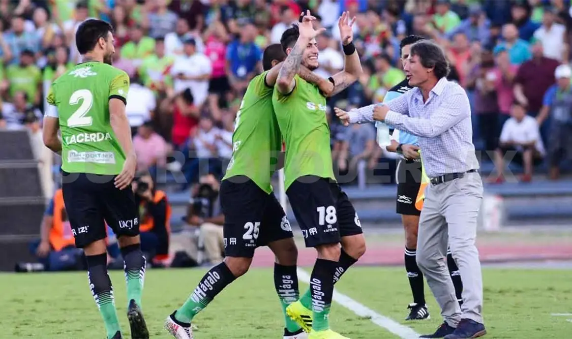 Técnicos mexicanos dominan zona de Liguilla