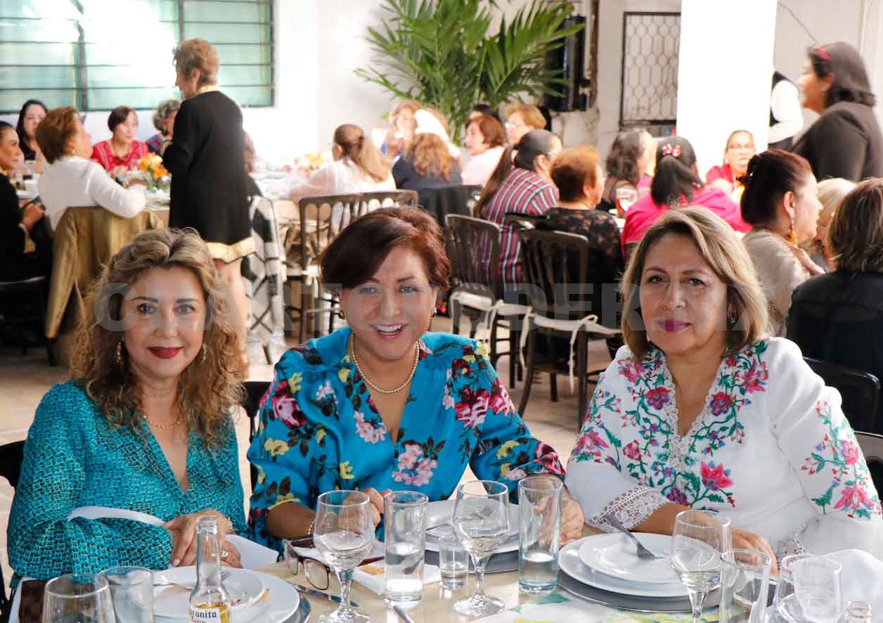 Hilda celebró con sus amigas