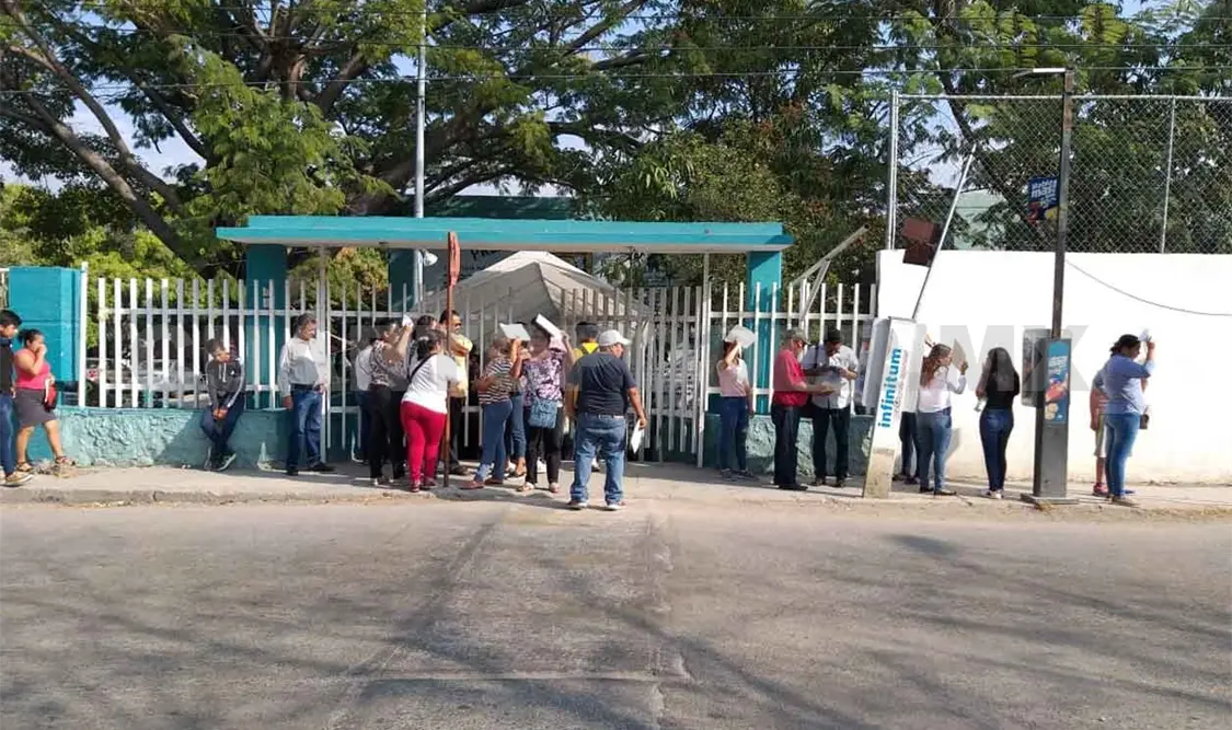 Continúan conflictos en la Preparatoria No. 1