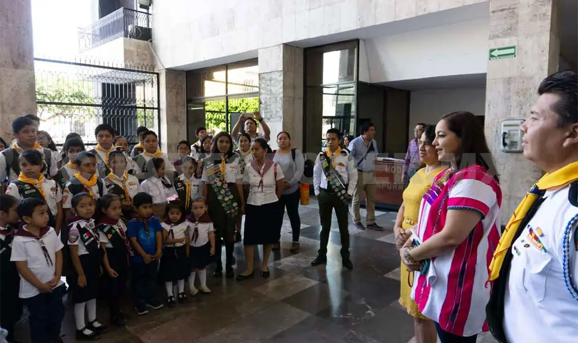 Niños y adolescentes visitan Congreso