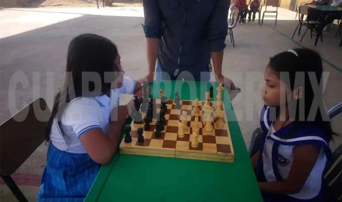 Alumnos de nivel primaria se adentran en el Ajedrez. Cortesía
