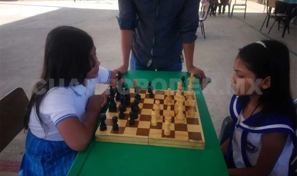Alumnos de nivel primaria se adentran en el Ajedrez. Cortesía