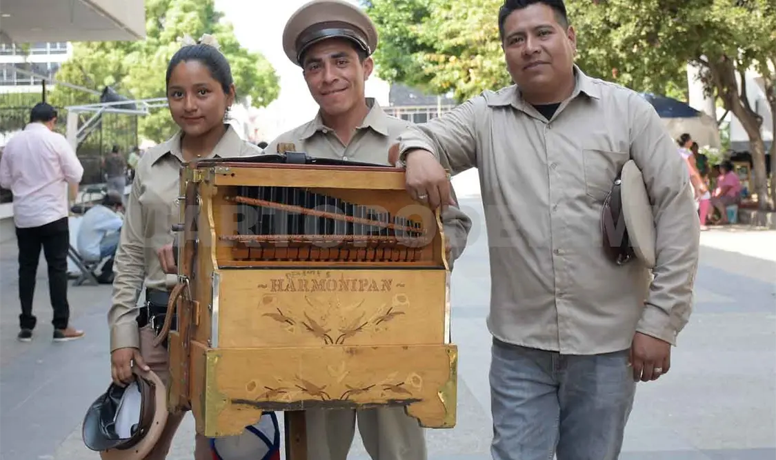 Organilleros prueban suerte en Chiapas