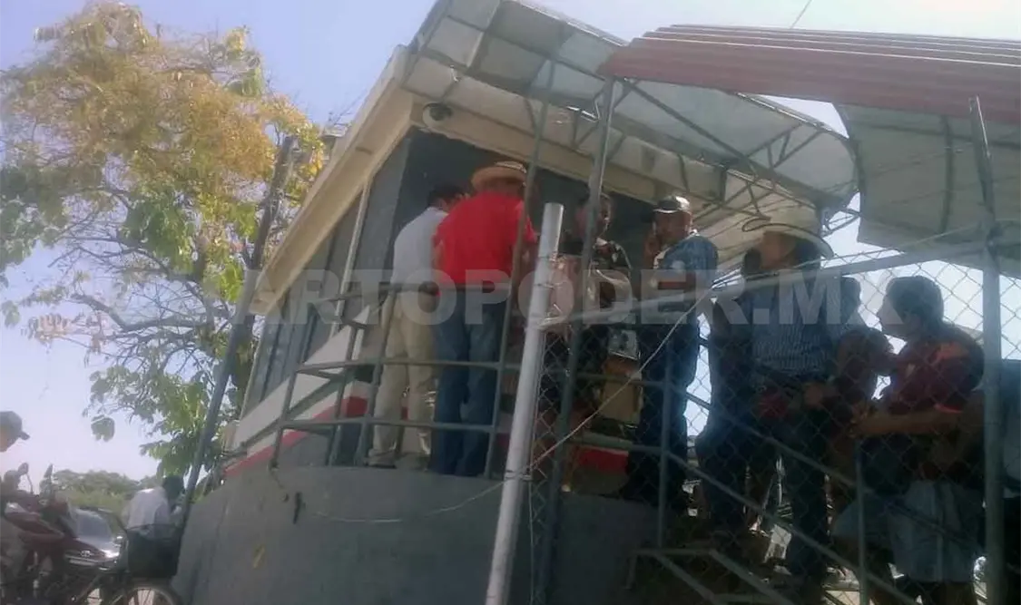 Protestan balseros por restricciones migratorias