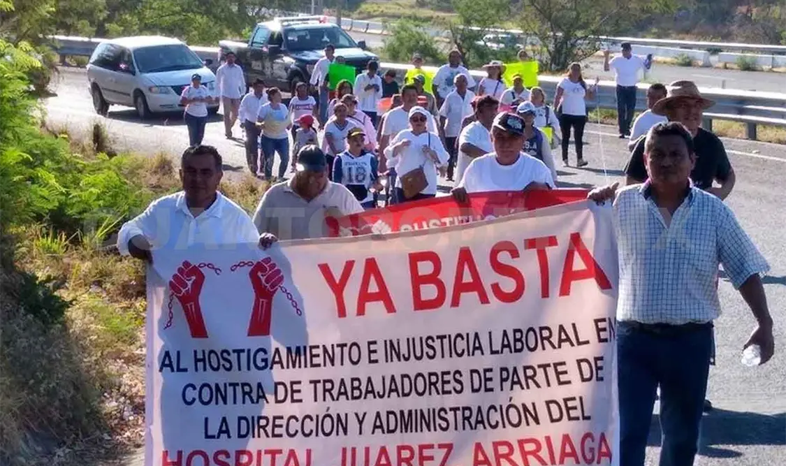 Con marcha piden destituir a directora del hospital