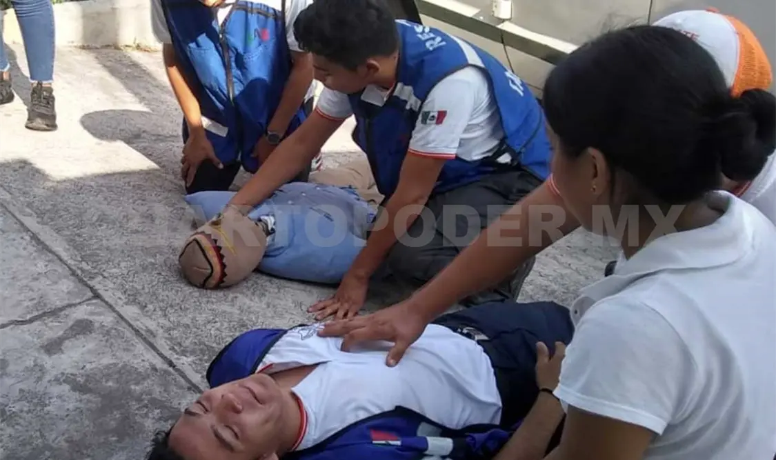 Voluntarios aprenden habilidades diversas para que sepan qué hacer cuando acuden a atender alguna emergencia. Rafael Victorio / CP