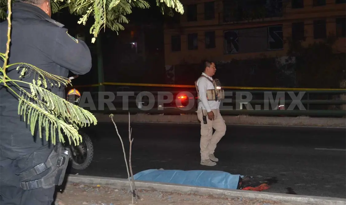 La persona falleció casi de forma instantánea tras ser embestida por un vehículo que circulaba rumbo al asta bandera. Rafael Cabrera / CP