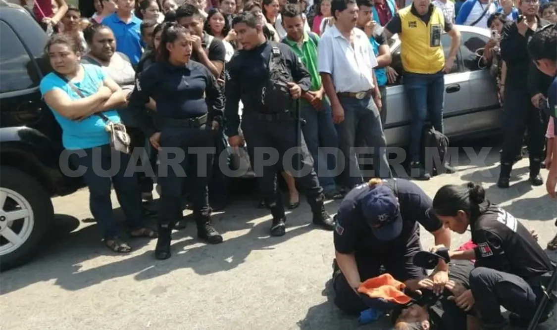 La mujer de nombre Francisca “N”, de 62 años años de edad, quedó tirada al ser atropellada. Rafael Victorio / CP