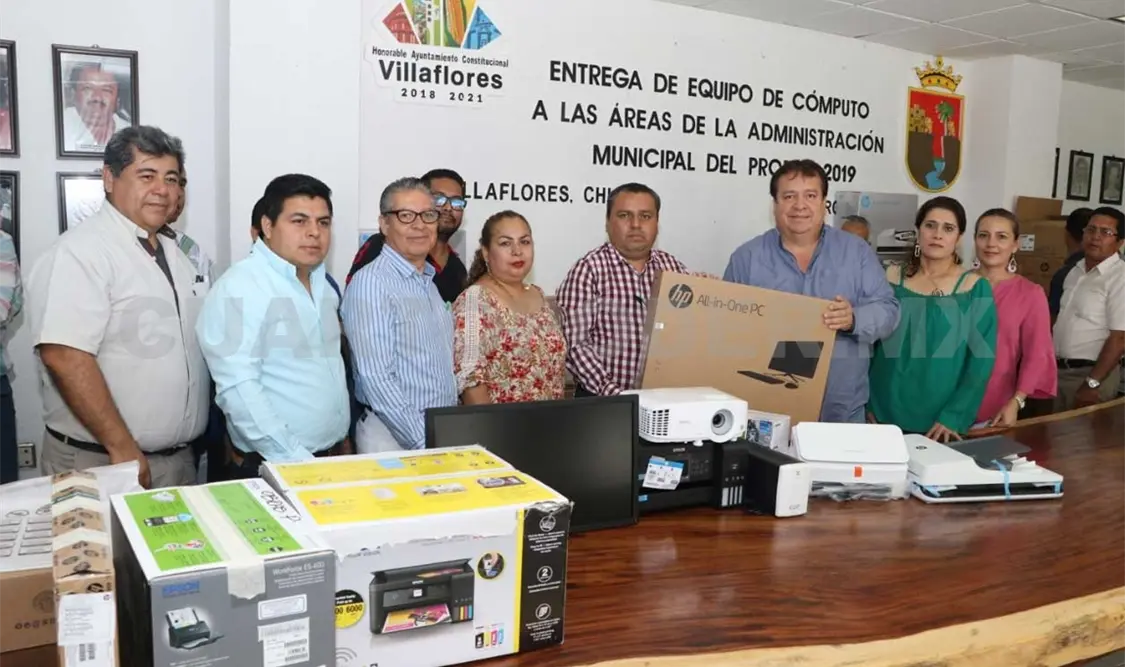 Entregan al Ayuntamiento equipo de cómputo nuevo