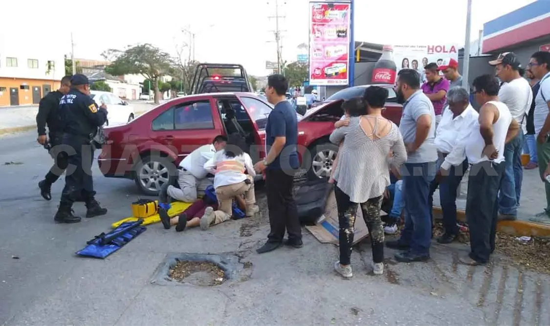 Cuatro lesionados en accidente automovilístico