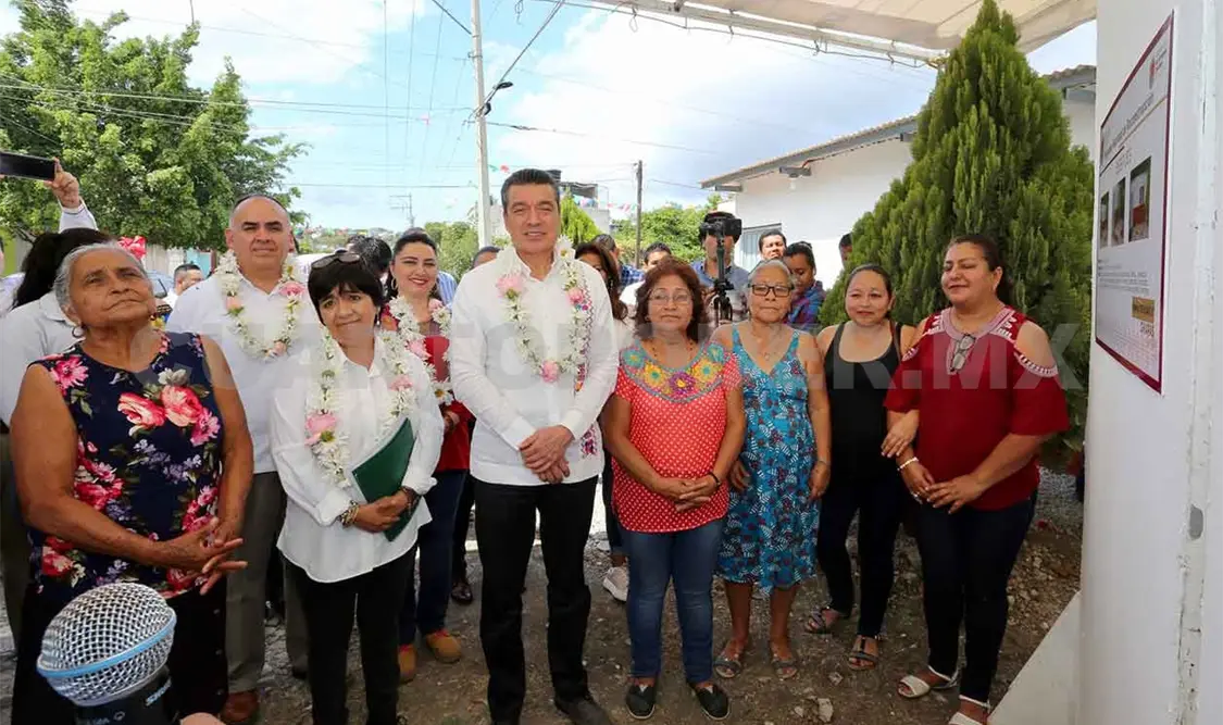 Recorre REC viviendas rehabilitadas tras el sismo