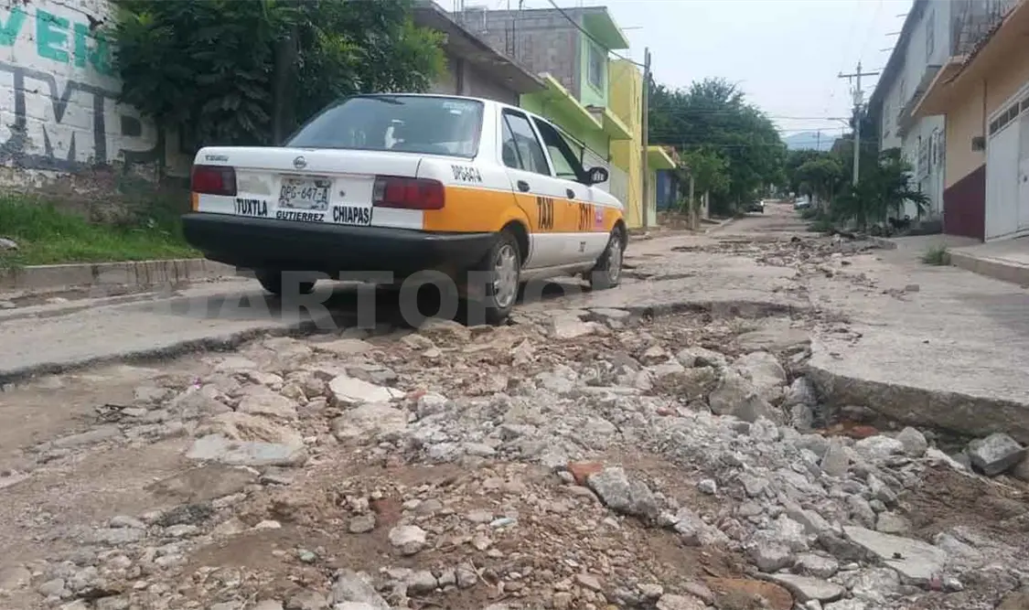 Exigen pavimentar calles de la colonia Potinaspak