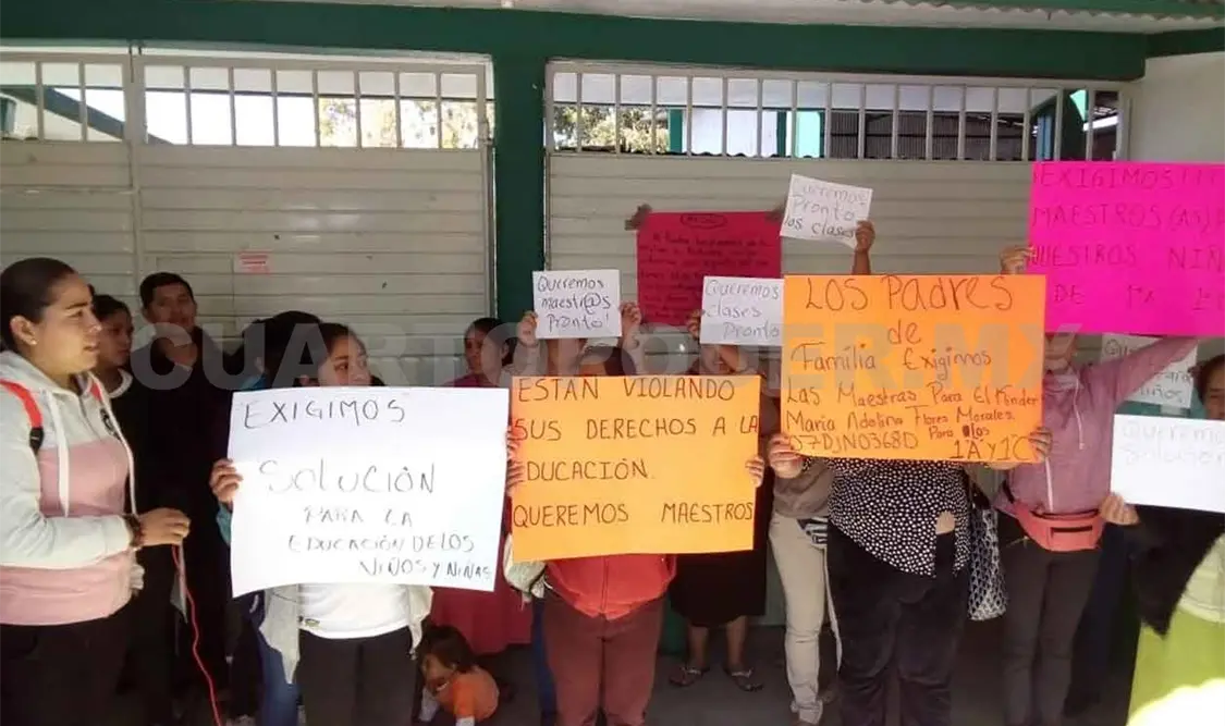 Padres de familia piden maestros para escuela