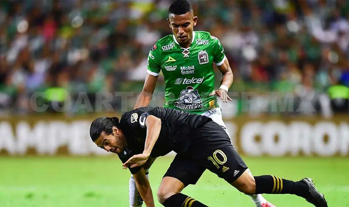 León brilla; Carlos Vela, ni su sombra