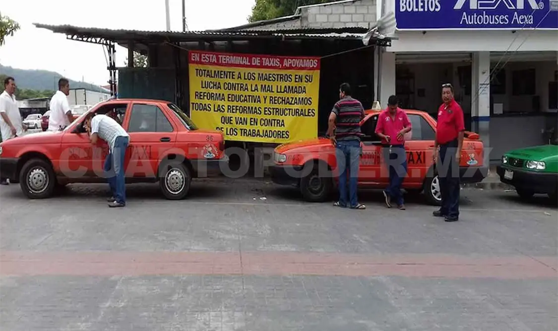 Piden reubicación para taxi y colectivos