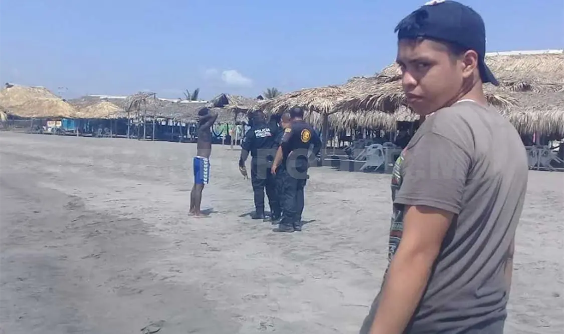Los compañeros de la víctima indicaron que el fuerte oleaje había arrastrado a su compatriota cuando se encontraba nadando. Rafael Victorio / CP