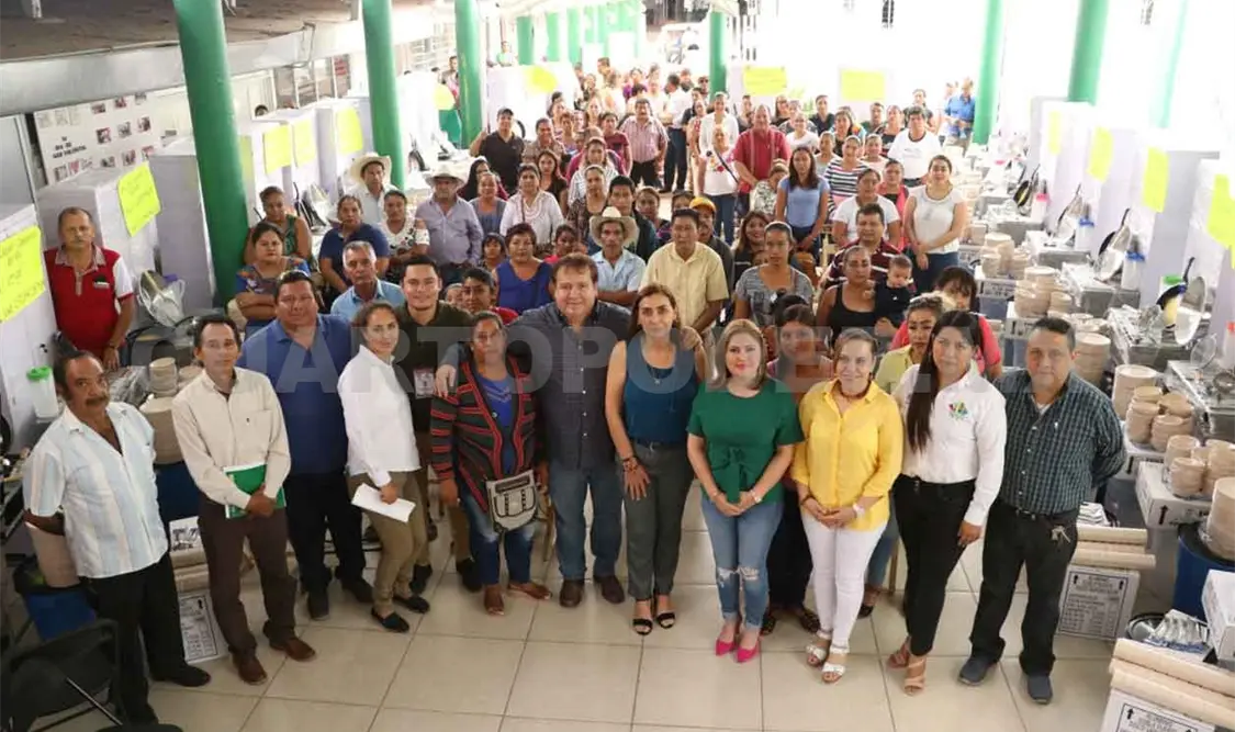 Entrega alcalde equipos para cocinas escolares
