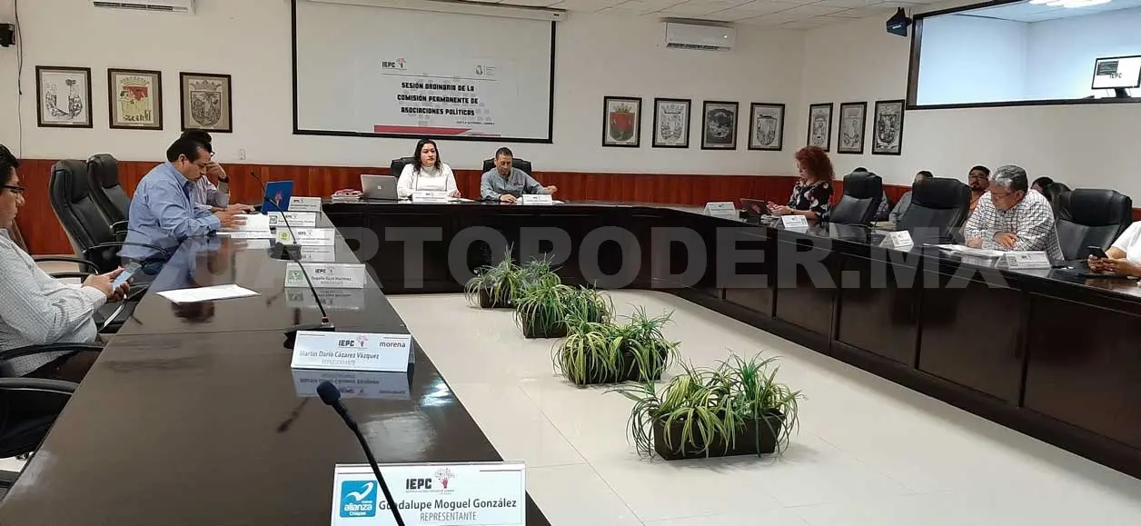 Diez aspirantes “pelean” un cargo en el IEPC